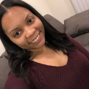 Meet your Posher, Alexis